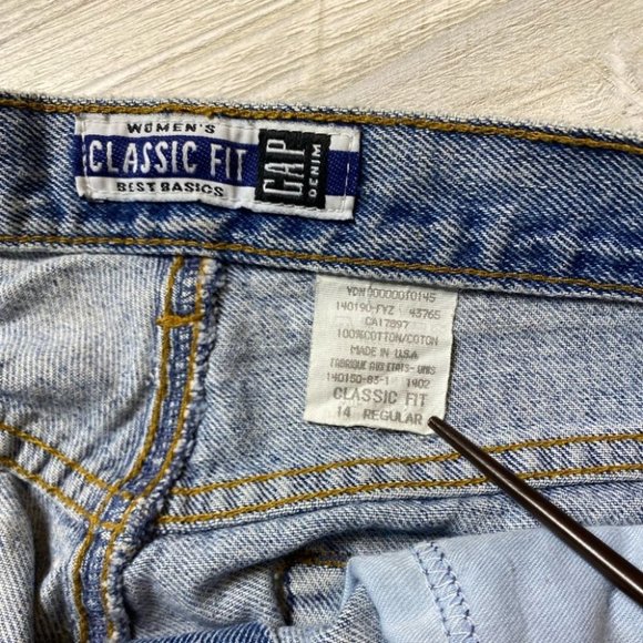 Vintage GAP High Rise Tapered Mom Jeans - Picture 7 of 10